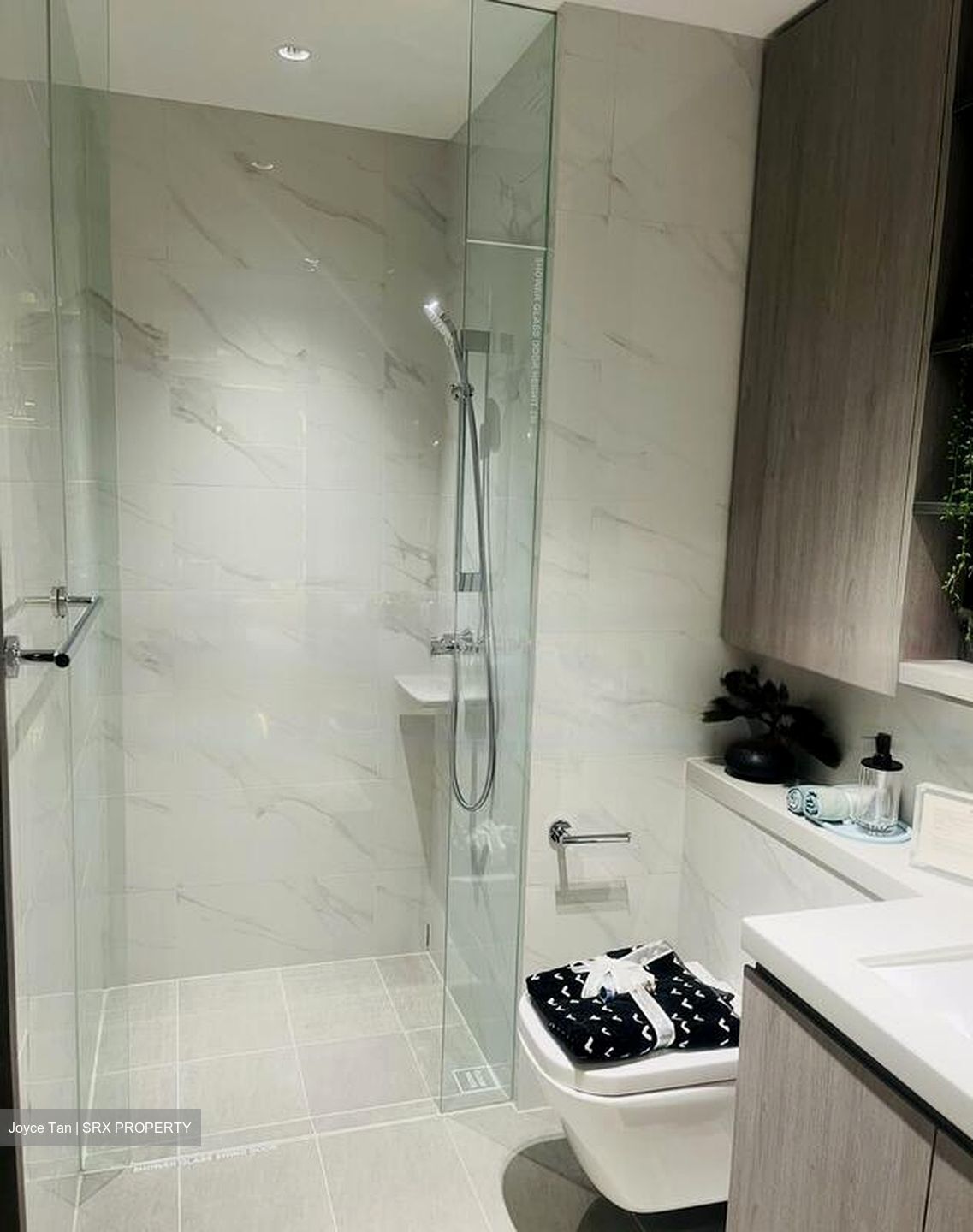 The LakeGarden Residences (D22), Condominium #453253111